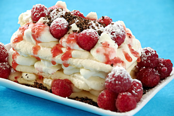 Raspberry pavlova