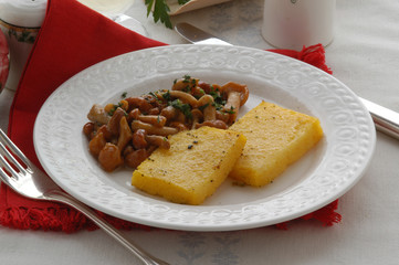 Chiodini all olio con polenta  Antipasti del Trentino Alto Adige