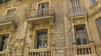 façade de caractere