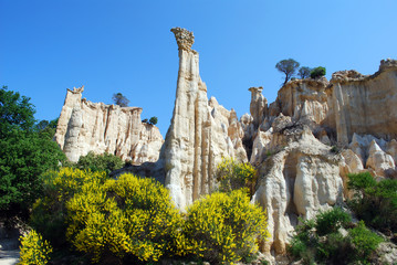 Orgues d'Ille et genêts