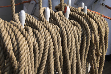 Cordages sur un voilier © halcoti
