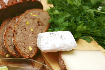 camembert and brie cheeses