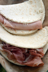 Piadine con salumi - Antipasti Emilia Romagna