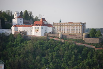 Fototapeta na wymiar Passau - Blick von Mariahilf auf Feste Oberhaus