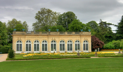 pavillon dans le parc de bagatelle