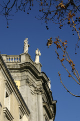 Fototapeta na wymiar Statue a Madrid