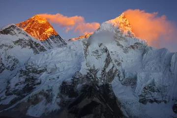 Fotobehang Top van de wereld Everest 8848m en Nupse 7864m © Marina Ignatova