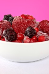 tiefgekühlte waldbeeren