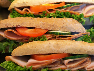 Baguette oder Sandwich mit Schinken