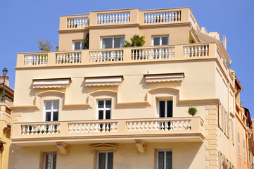 façade ocre à monaco