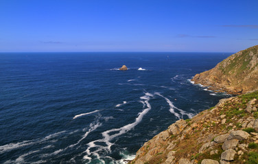 Fototapeta na wymiar Atlantic ocean near Cabo Finisterre