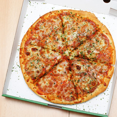 salami pizza
