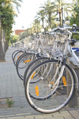 bicicletas urbanasen su parking