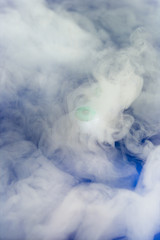 Naklejka premium Einkuenstliches Auge auf blau,Symbolfoto