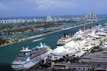 Naklejka premium Port w Miami
