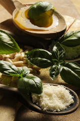 Ingredienti per il pesto genovese - Cucina ligure