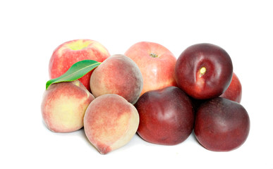 Red fruits: apples, peaches and nectarines