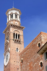 Fototapeta na wymiar Tower Lamberti in city Verona