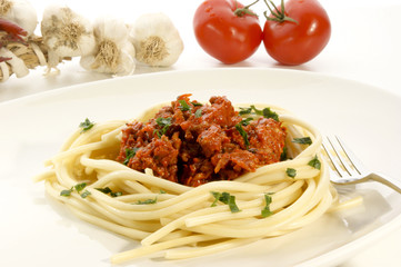 selbstgemachte Spagetti mit Tomatenhacksosse
