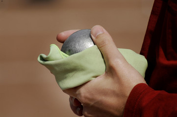 Boule Boulekugel in der Hand