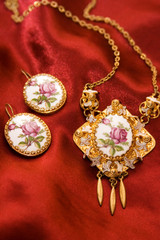 antique jewelry