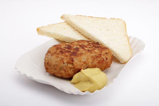 Frikadelle auf Papschale