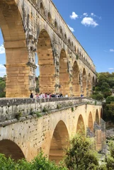 Papier Peint photo Pont du Gard Touristes au pont du Gard
