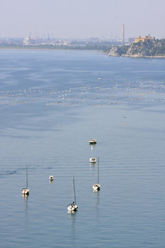 barche nel golfo di trieste