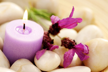 Obraz na płótnie Canvas candle and lavender