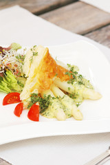 Spargel in Blätterteig