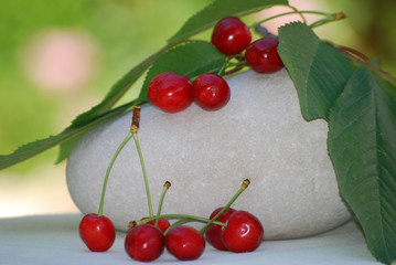 Cerises sur galet