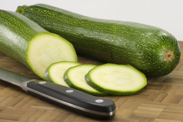 Frische Zucchini [4]