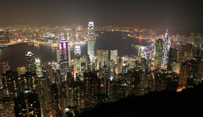 Fototapeta na wymiar Hong Kong Skyline w nocy - centrum finansowym w Azji