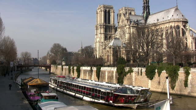 Boat over the Seine, Paris