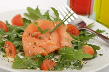 Räucherlachs auf Rucola
