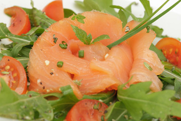 Räucherlachs auf Rucola