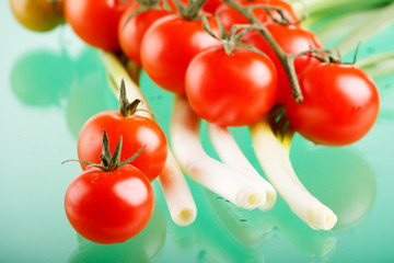 Cherry Berry Tomatoes with onion