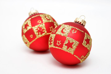 rote weihnachtskugeln