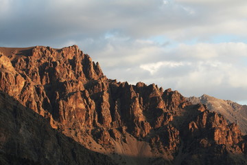 Obraz premium Mountains on sunset