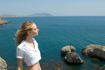 The girl and sea