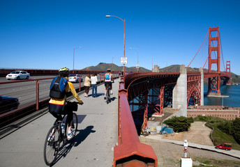 Fahrradfahrer auf der Golden Gate Bridge © alephnull