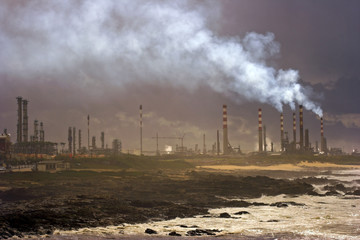 Oil refinery, moment 2