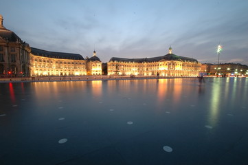 Fototapeta na wymiar bordowy noc, Place de la Bourse