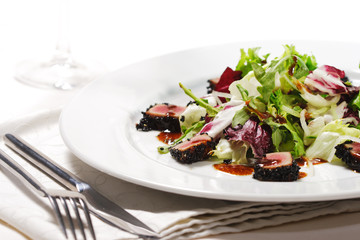 Salad - Tuna with Vegetable Leaf