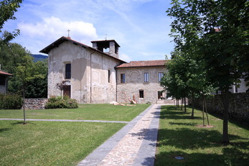 Fototapeta na wymiar Kościół San Michele w Voltorre - Gavirate (VA)