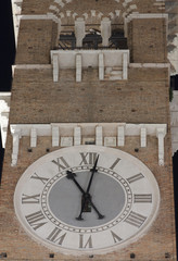 Verona - notte - Torre dei Lamberti orologio