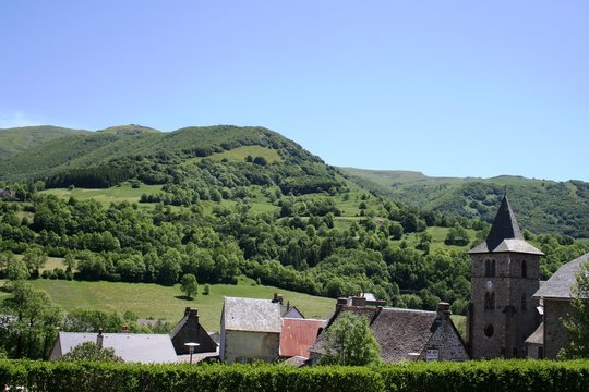 Clocher de St-Jacques des Blats, Cantal