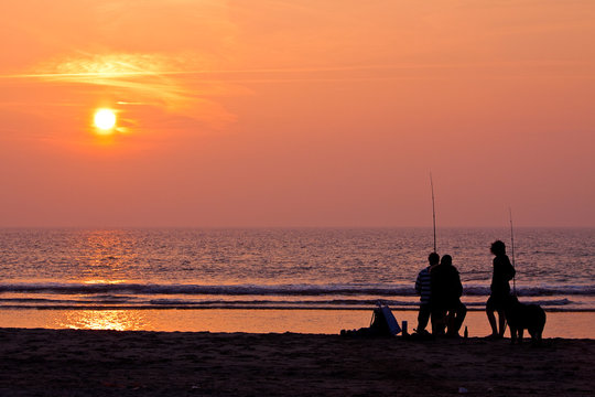 Vissers op het strand van Texel