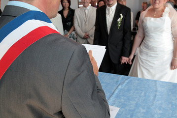 Monsieur le Maire.
