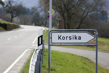 Wegweiser nach Korsika